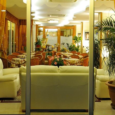Hotel Al Prater Линьяно-Саббьядоро Экстерьер фото