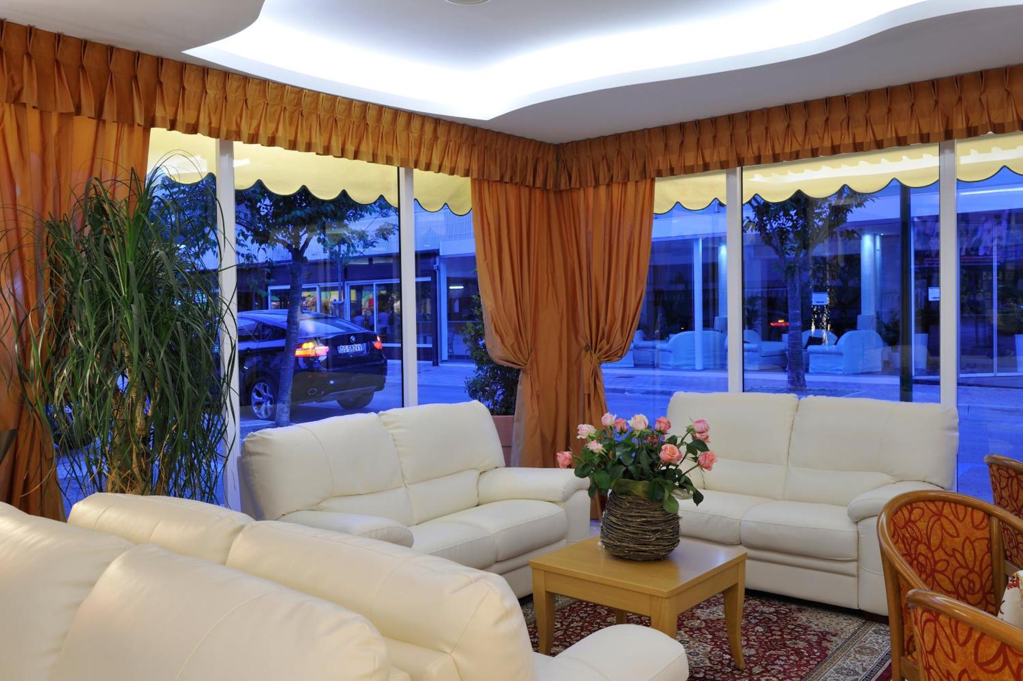 Hotel Al Prater Линьяно-Саббьядоро Экстерьер фото