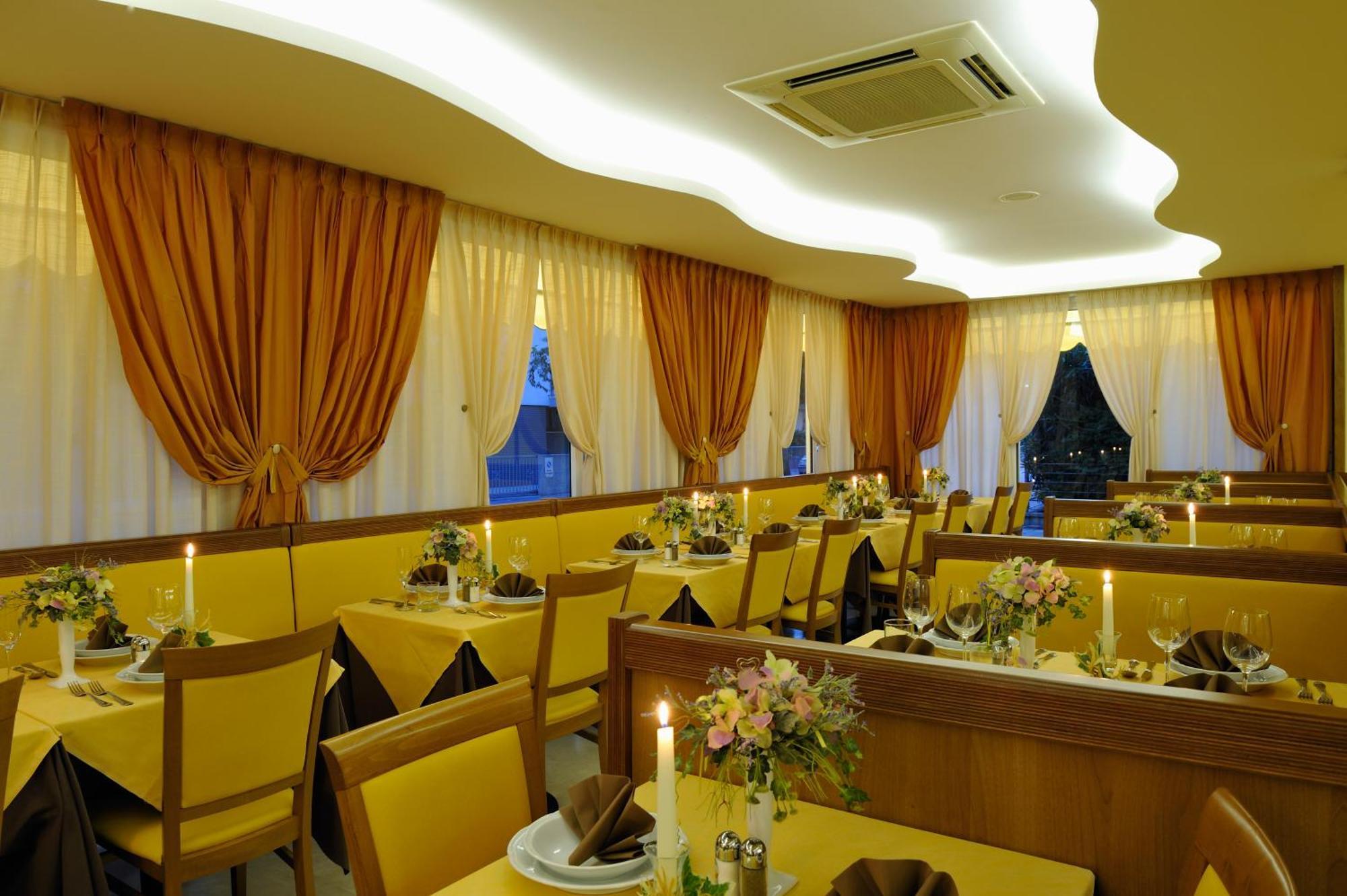 Hotel Al Prater Линьяно-Саббьядоро Экстерьер фото