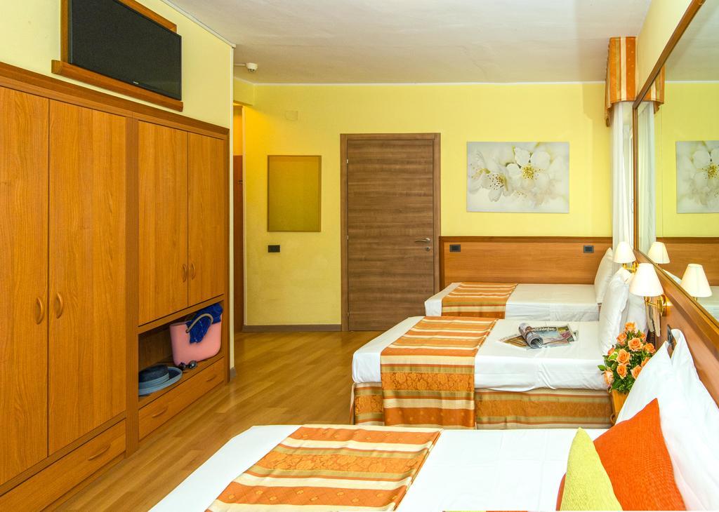 Hotel Al Prater Линьяно-Саббьядоро Экстерьер фото